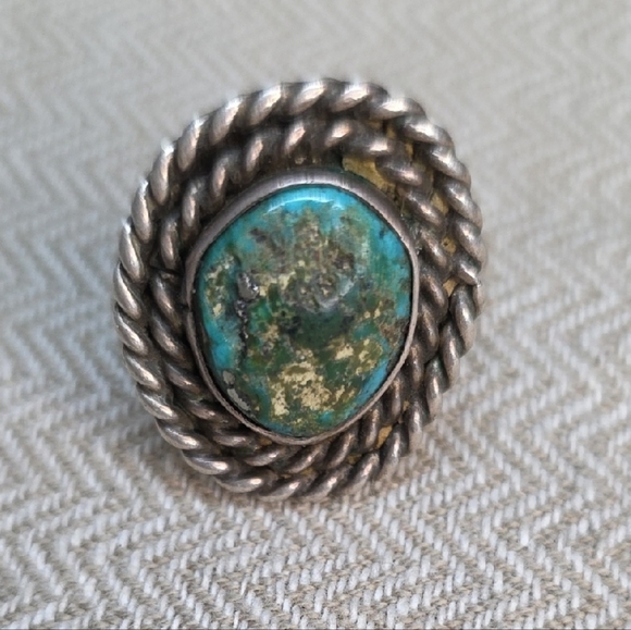 925 Sterling Silver Jewelry - Vintage Silver and Turquoise Statement Ring